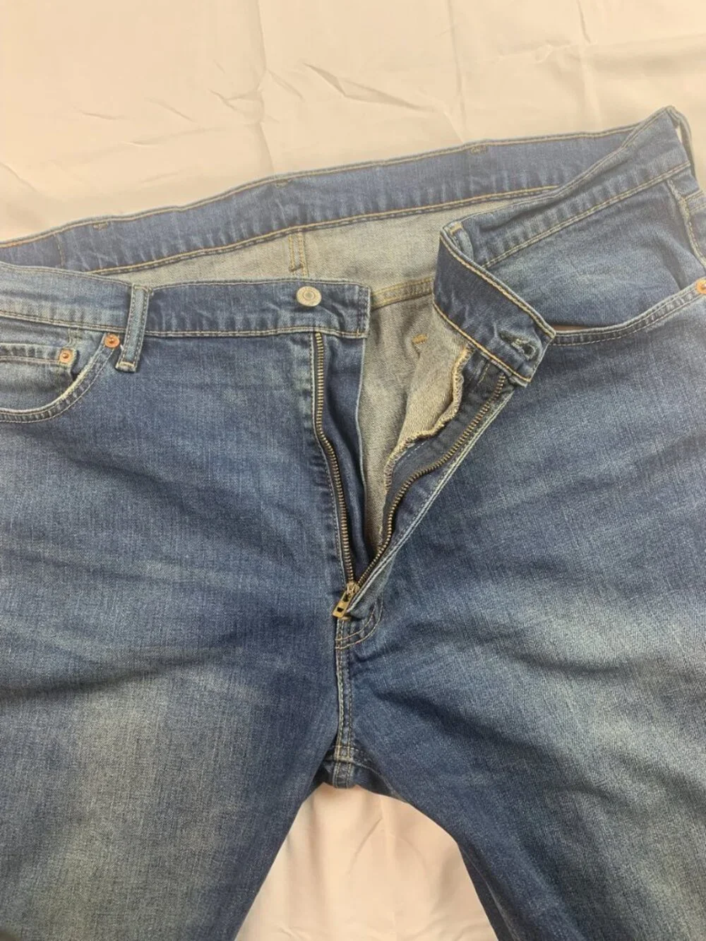Levis 541 Athletic Taper Mens Jeans W42 L32 Medium Blue Wash Zip Fly Denim